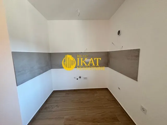 Prodaja, trosoban stan, 65m², Cvetkova Pijaca, Zvezdara Sve Podlokacije