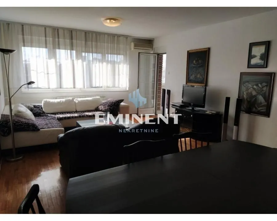 Izdavanje, dvosoban stan, 78m², Južni Bulevar, Vračar Sve Podlokacije