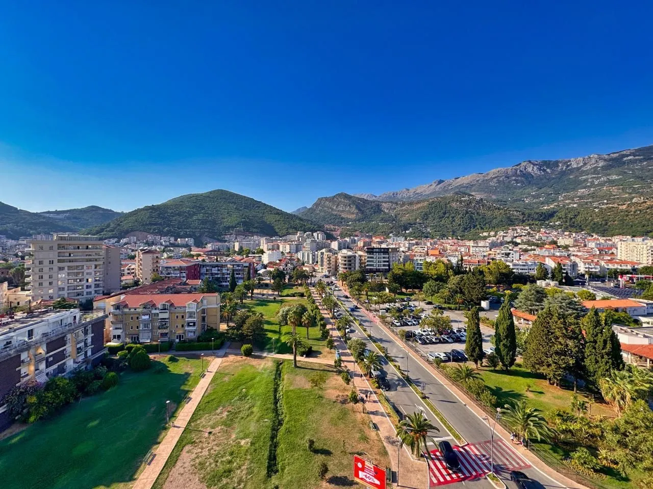 Rent, one bedroom apartment, 65m², Centar, Budva