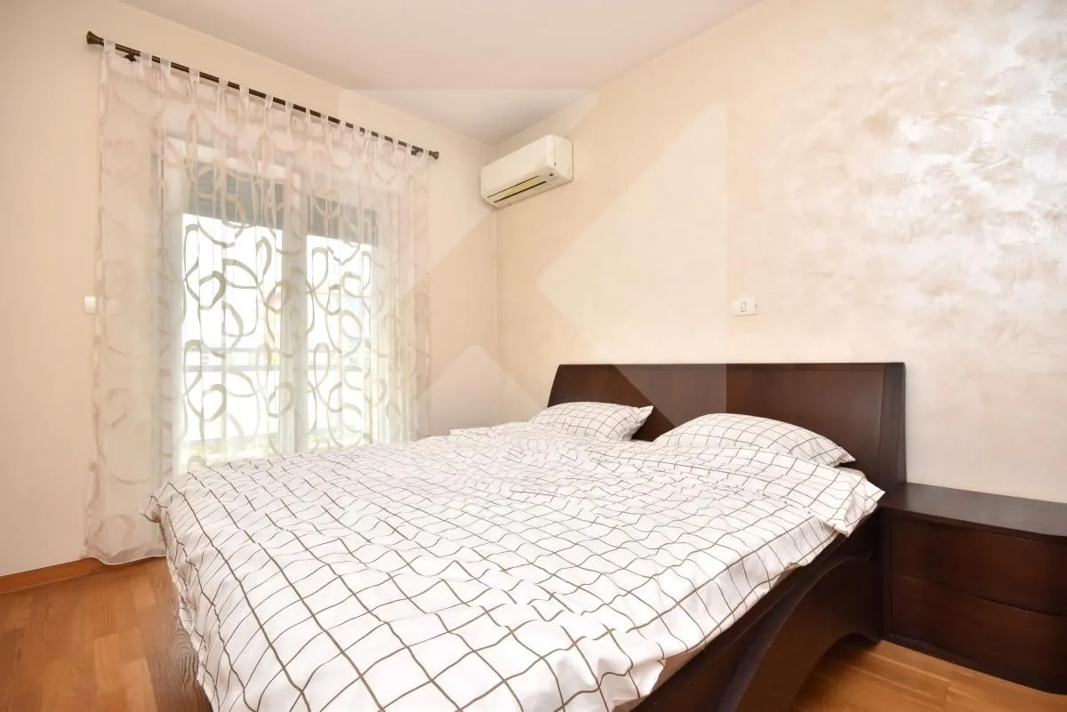 Rent, three bedroom apartment, 120m², City Kvart, Podgorica