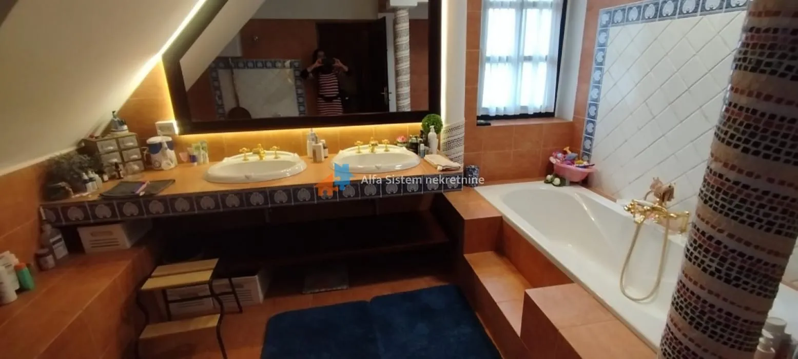 Rent, house, 360m², Banjica, Voždovac Sve Podlokacije