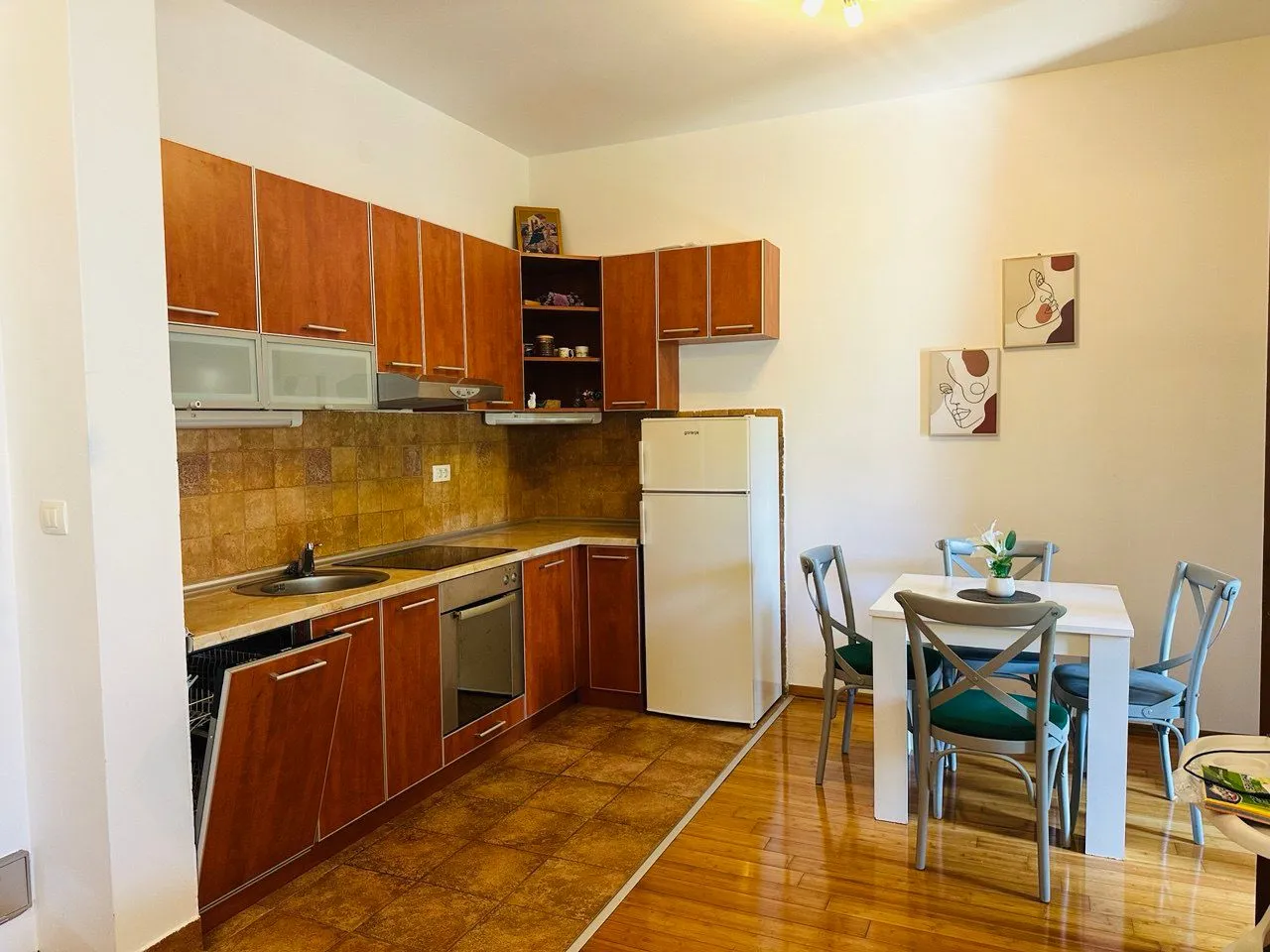 Prodaja, jednosoban stan, 65m², Risan, Kotor
