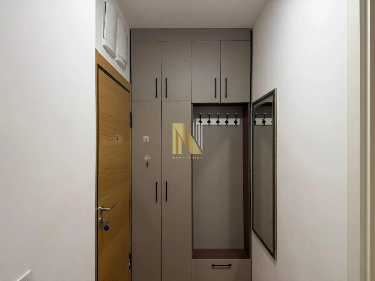 Izdavanje, dvosoban stan, 45m², Novi Sad, Srbija