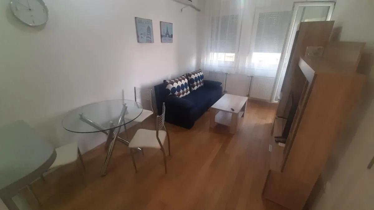 Izdavanje, jednosoban stan, 29m², Rotkvarija, Novi Sad Sve Podlokacije
