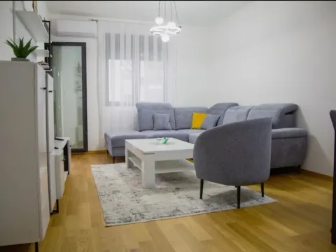 Izdavanje, jednosoban stan, 47m², City Kvart, Podgorica