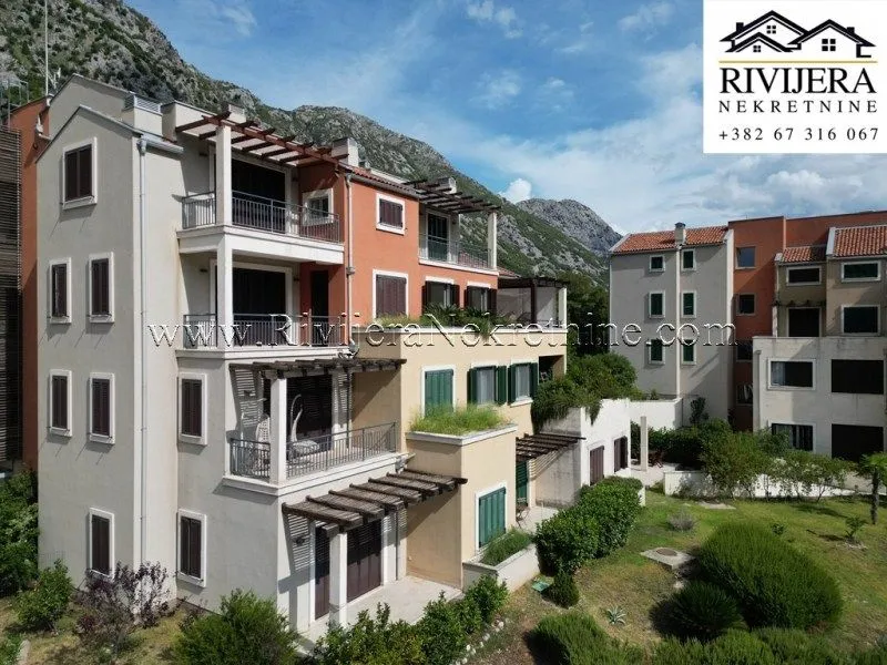 Prodaja, dvosoban stan, 96m², Morinj, Kotor