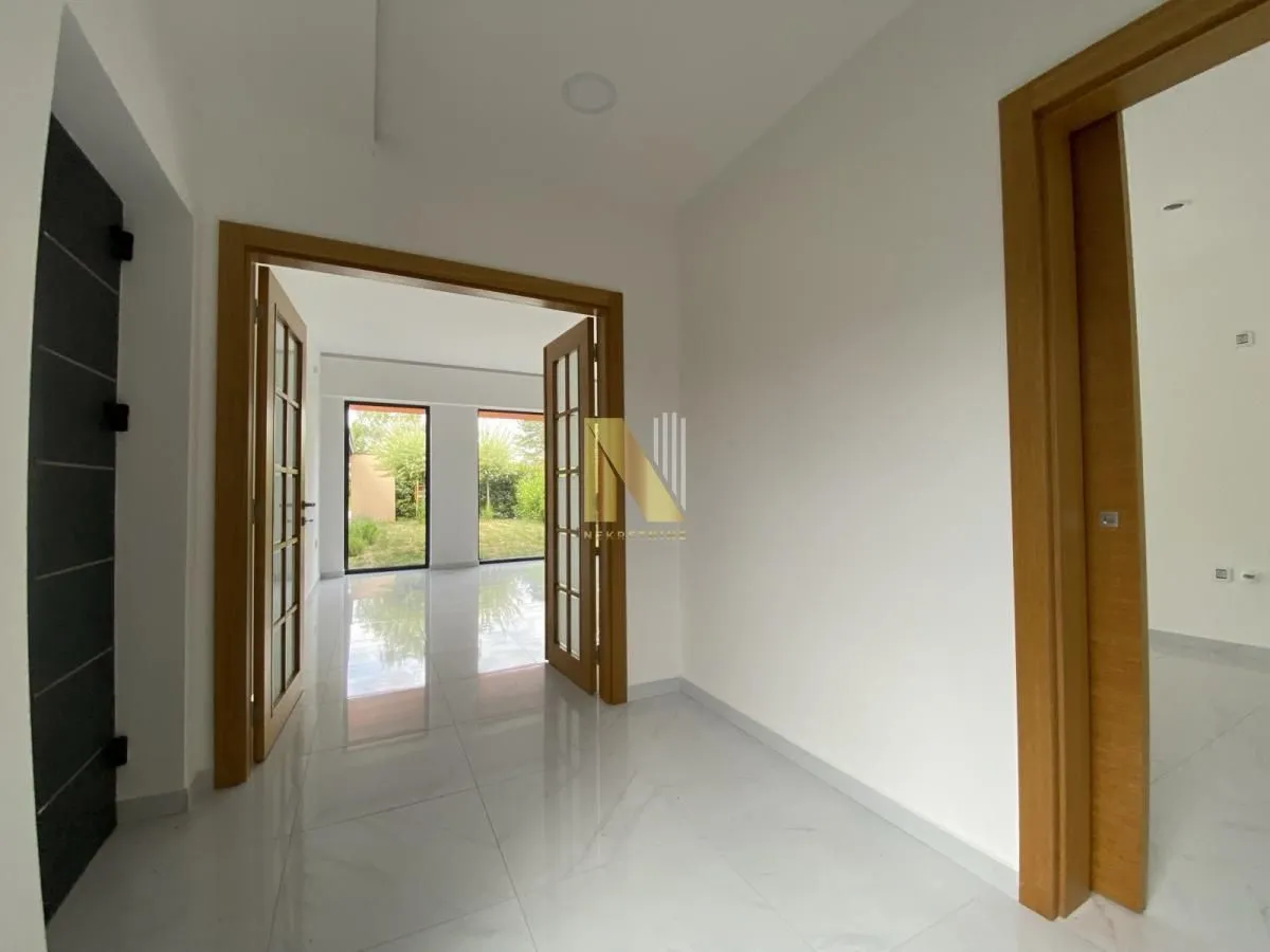 Prodaja, kuća, 181m², Sremska Kamenica, Petrovaradin