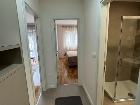 Rent, one bedroom apartment, 42m², Pobrežje, Podgorica - image 9