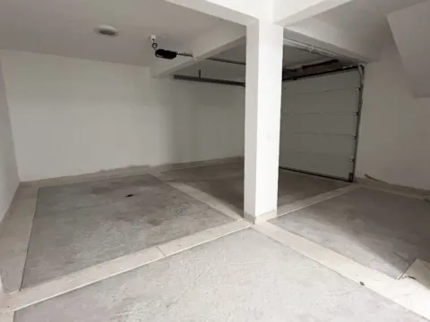 Izdavanje, kuća, 240m², Seljanovo, Tivat - image 10