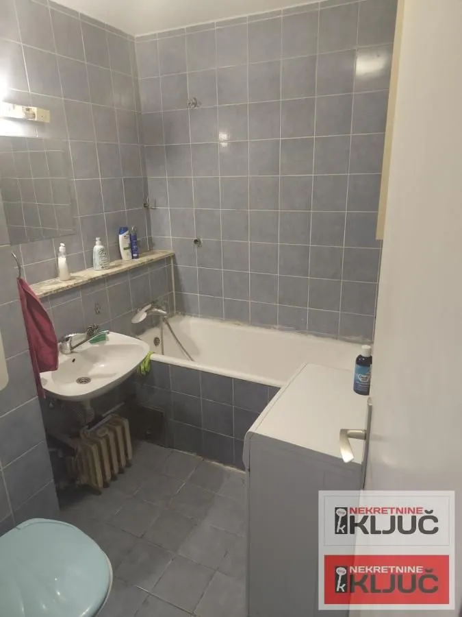 Prodaja, trosoban stan, 73m², Sajmište, Novi Sad