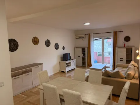 Izdavanje, jednosoban stan, 84m², Bonići, Tivat - image 3