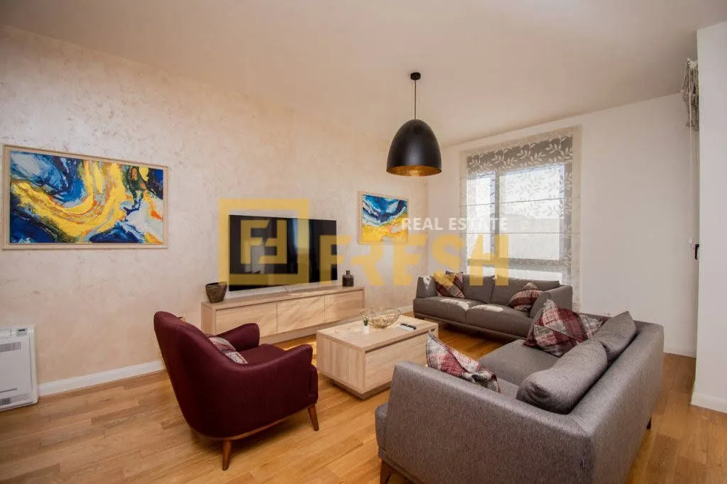 Izdavanje, trosoban stan, 95m², City Kvart, Podgorica