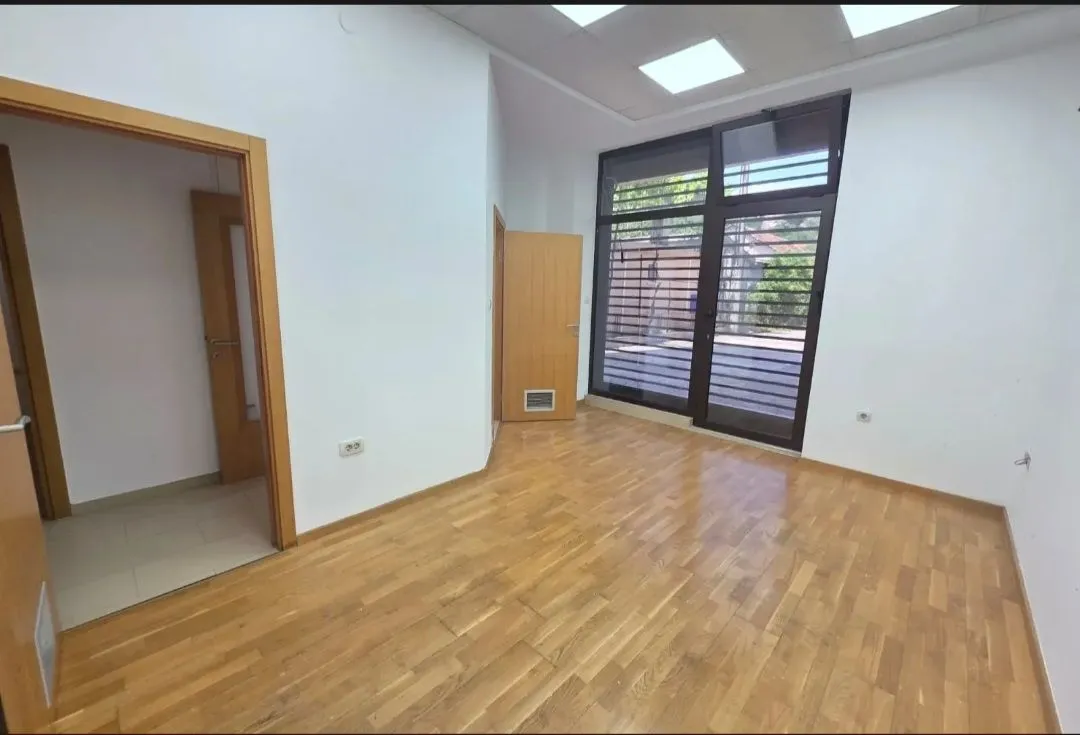 Izdavanje, poslovni prostor, 120m², Preko Morače, Podgorica