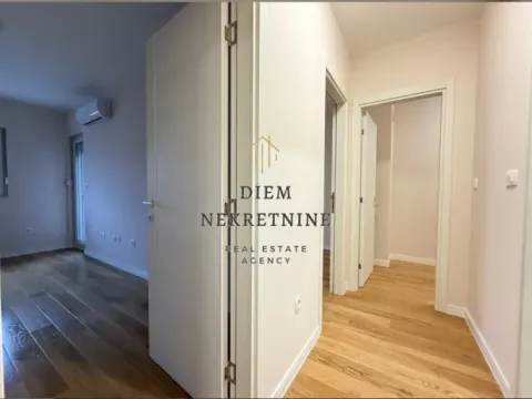 Izdavanje, trosoban stan, 100m², Central Point, Podgorica - image 4