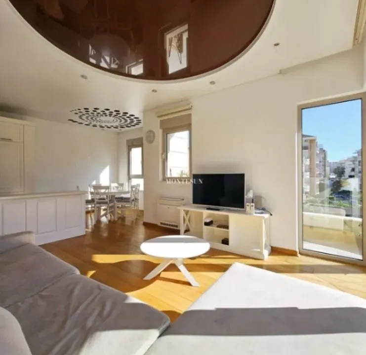 Izdavanje, jednosoban stan, 50m², Budva, Crna Gora