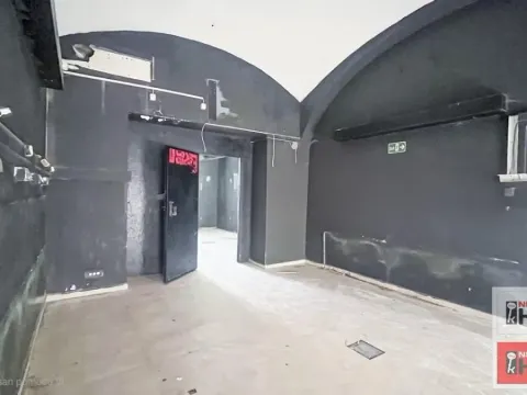 Izdavanje, poslovni prostor, 100m², Centar, Novi Sad - image 4