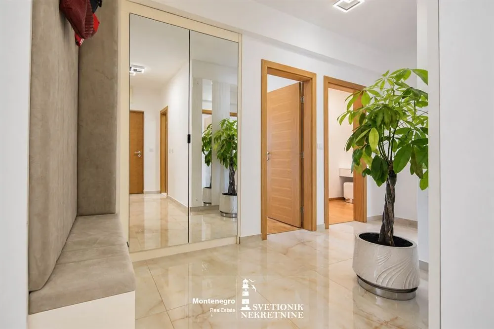 Prodaja, dvosoban stan, 120m², Baošići, Herceg Novi