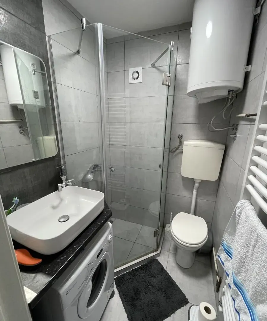 Prodaja, dvosoban stan, 54m², Železnička Stanica, Novi Sad Sve Podlokacije