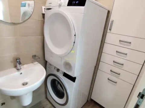 Izdavanje, dvosoban stan, 65m², City Kej, Podgorica - image 4