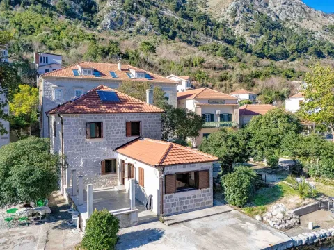 Prodaja, kuća, 130m², Muo, Kotor - image 21