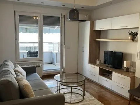 Stan in Vračar Sve Podlokacije