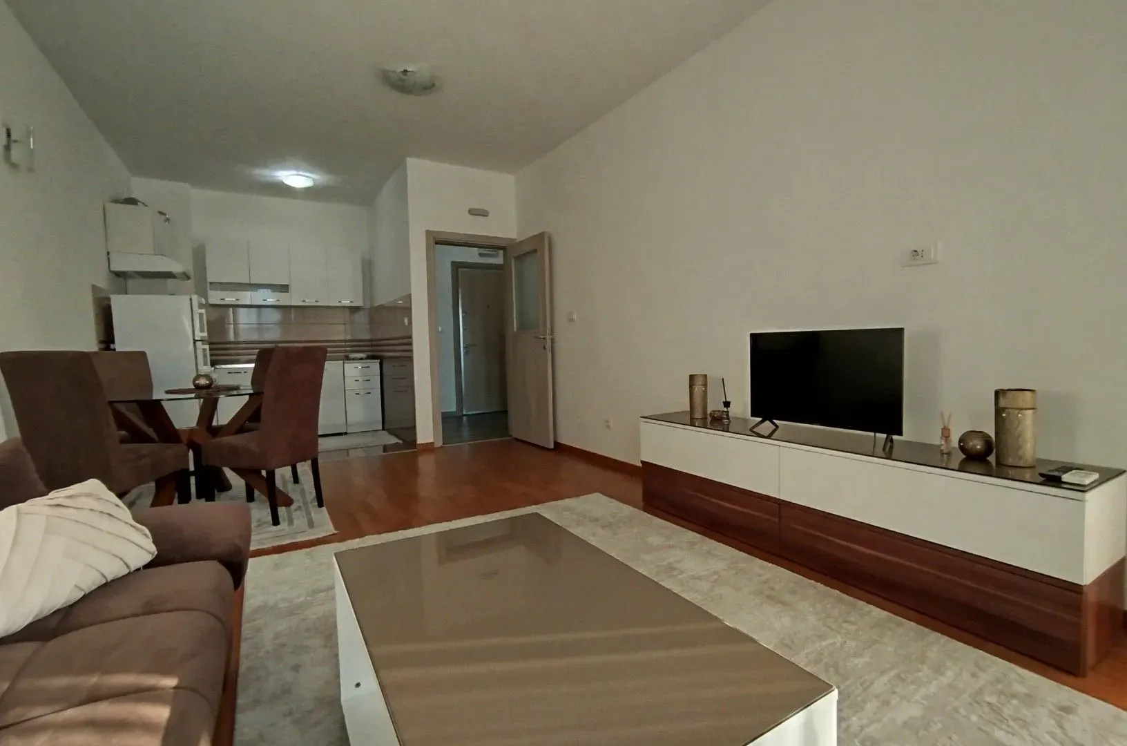 Izdavanje, stan, 50m², Stari Aerodrom, Podgorica