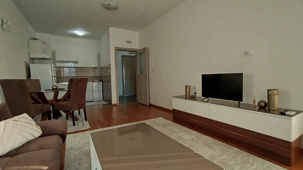 Izdavanje, stan, 50m², Stari Aerodrom, Podgorica