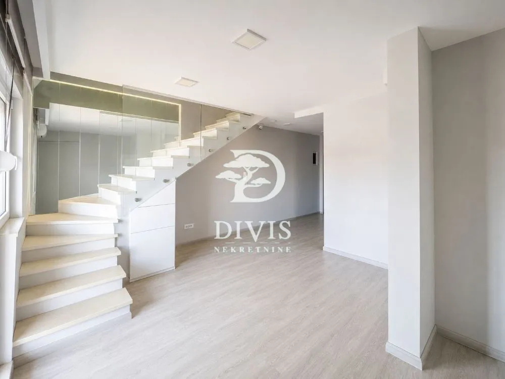 Sale, apartment, 118m², Đeram Pijaca, Beograd