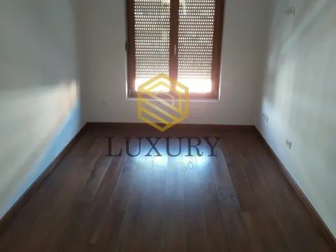 Izdavanje, trosoban stan, 93m², Master Kvart, Podgorica - image 10