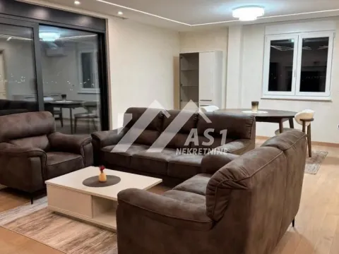 Izdavanje, četvorosoban stan, 165m², Sremska Kamenica, Petrovaradin - image 4