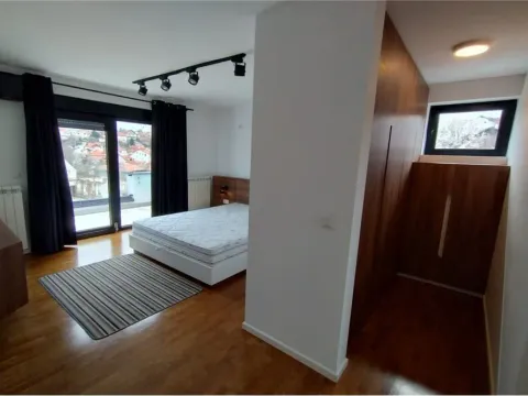 Izdavanje, dvosoban stan, 145m², Palilula, Niš - image 14