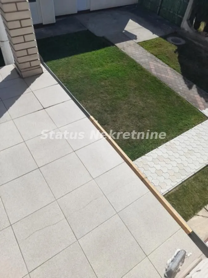 Prodaja, četvorosoban stan, 160m², Lipov gaj, Novi Sad Sve Podlokacije