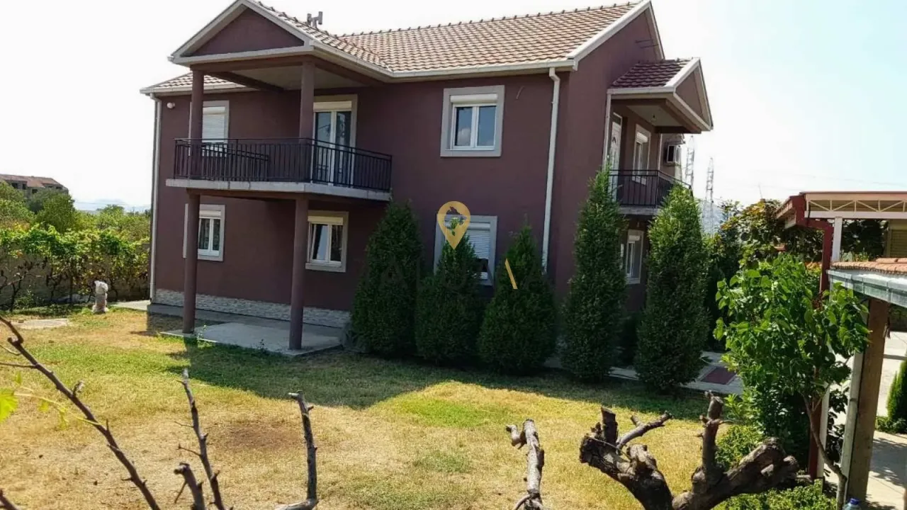 Prodaja, kuća, 300m², Donja Gorica, Podgorica