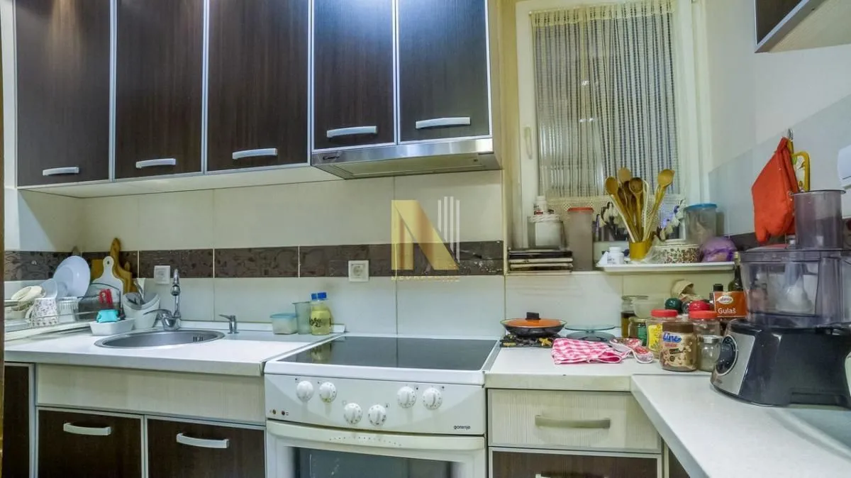 Prodaja, četvorosoban stan, 94m², Bulevar patrijarha Pavla, Novi Sad Sve Podlokacije