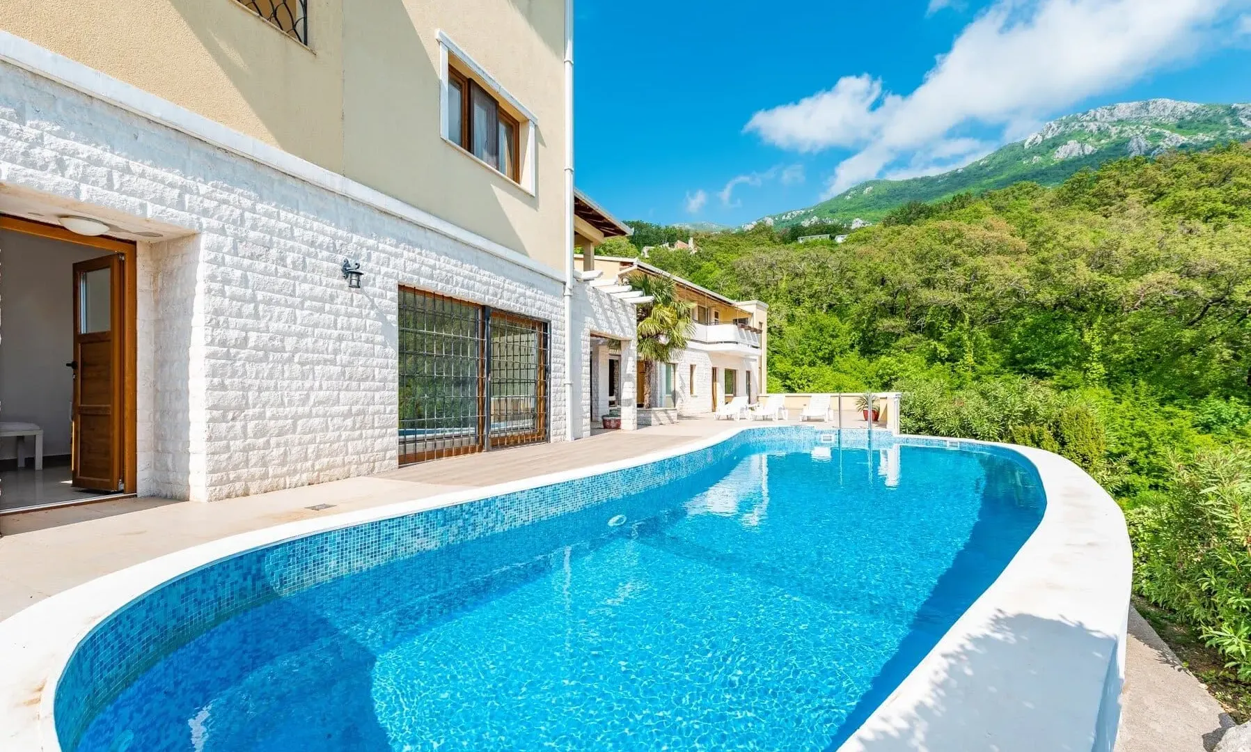 Sale, house, 650m², Kuljače, Budva
