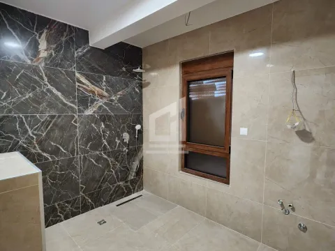 Prodaja, četvorosoban stan, 164m², Gorica C, Podgorica - image 5