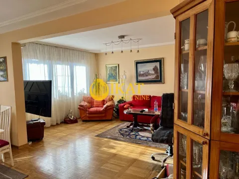 Sale, four bedroom apartment, 111m², Đeram Pijaca, Beograd