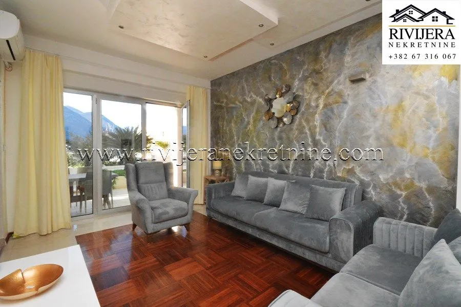 Sale, two bedroom apartment, 64m², Dobrota, Kotor