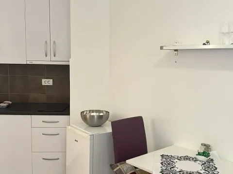 Rent, one bedroom apartment, 34m², Rafailovići, Budva - image 7