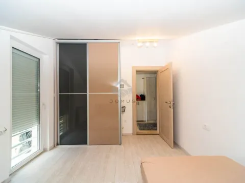 Rent, three bedroom apartment, 125m², Podgorica, Crna Gora - image 14