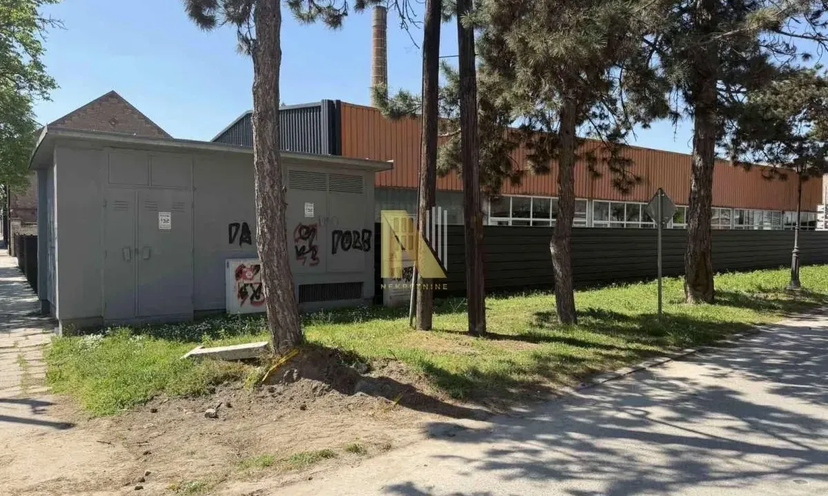 Izdavanje, poslovni prostor, 1574m², Apatin, Srbija