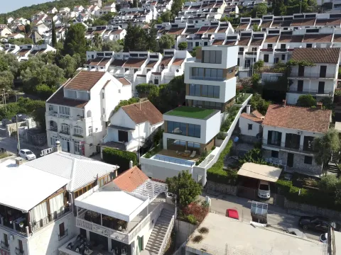 Sale, house, 200m², Tivat, Crna Gora - image 2