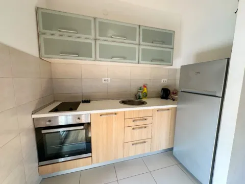 Izdavanje, jednosoban stan, 44m², City Kvart, Podgorica - image 9