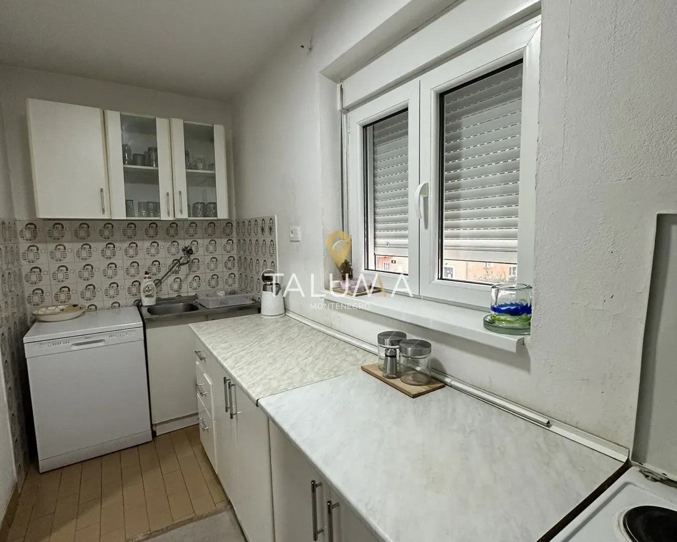 Izdavanje, trosoban stan, 100m², Stari Aerodrom, Podgorica