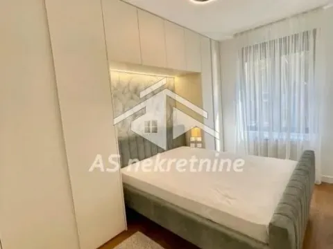 Rent, three bedroom apartment, 60m², Vračar Sve Podlokacije, Beograd - image 13