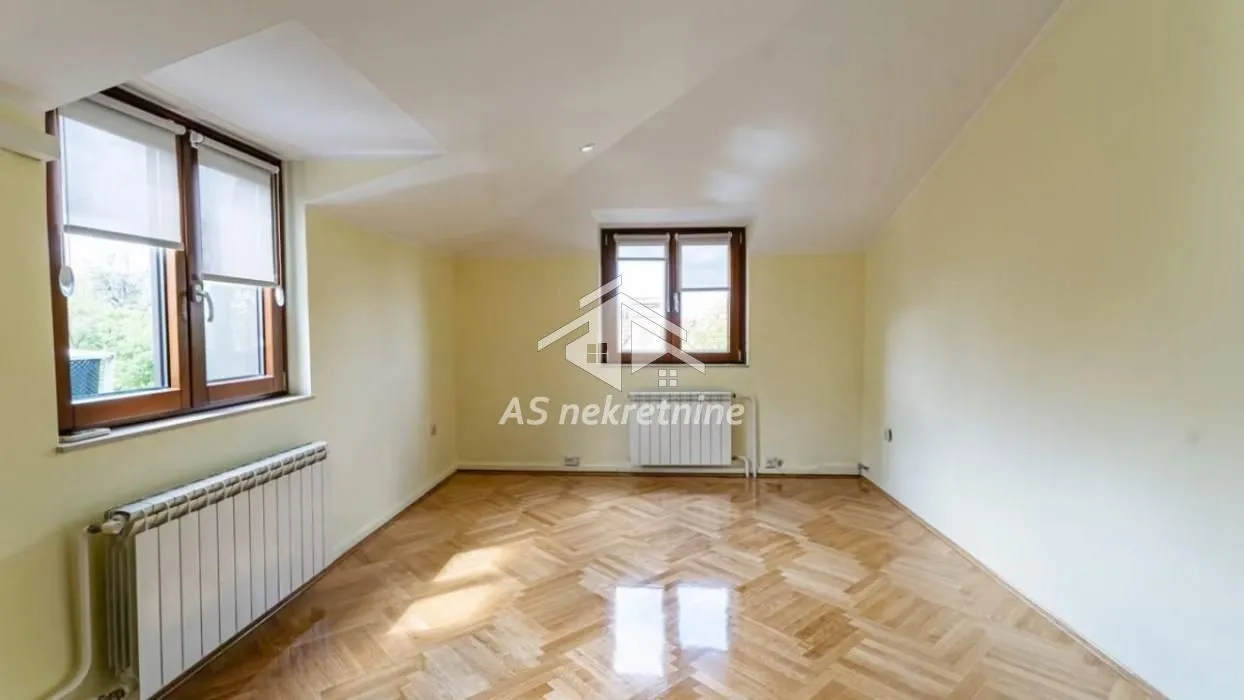 Izdavanje, stan, 210m², Savski Venac, Beograd