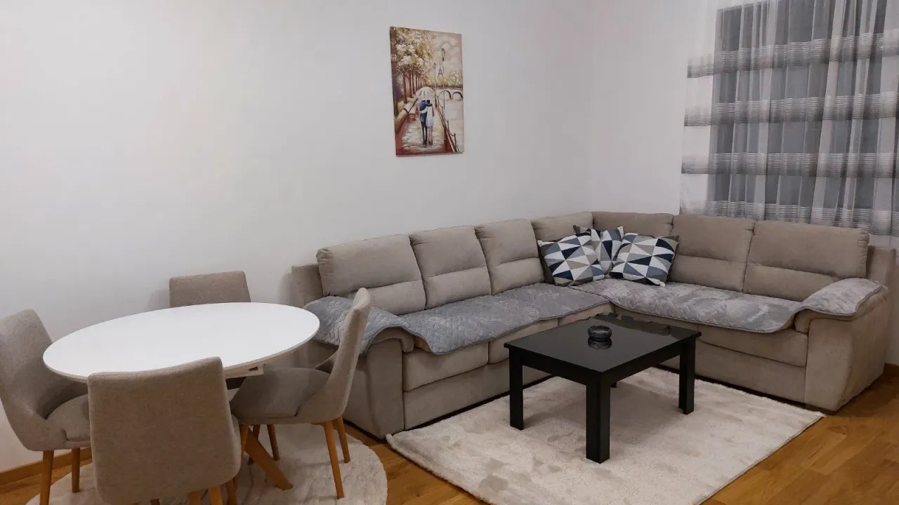 Izdavanje, dvosoban stan, 53m², City Kvart, Podgorica