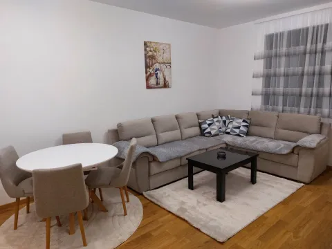 Izdavanje, dvosoban stan, 53m², City Kvart, Podgorica