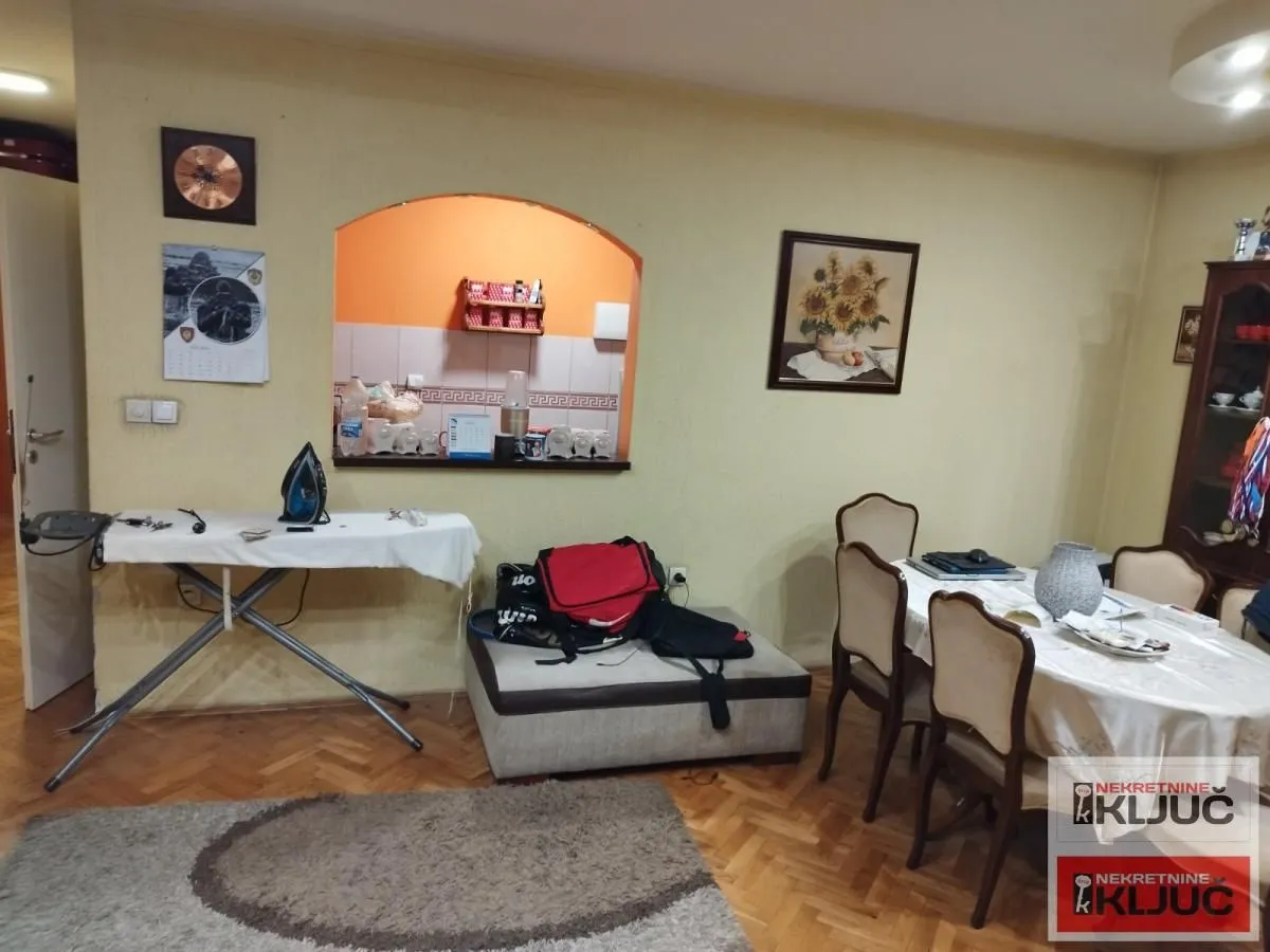 Prodaja, trosoban stan, 83m², Nova Detelinara, Novi Sad Sve Podlokacije