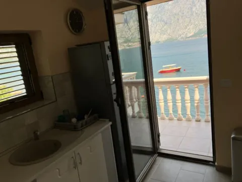 Rent, three bedroom apartment, 90m², Prčanj, Kotor - image 5